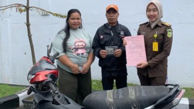 Kejari Minahasa Kembalikan Barang Bukti Kendaraan Bermotor