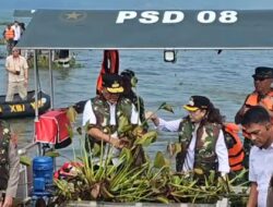Wakil Bupati Minahasa Vanda Sarundajang Dampingi Gubernur Tinjau Efektivitas Pembersihan Eceng Gondok
