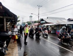 Satlantas Polres Minahasa Gencar Patroli dan Atur Lalin di Pasar Ramadhan Tondano Selama Ramadhan