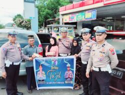 Satlantas Polres Minahasa Bagikan Takjil, Tegaskan Penindakan Knalpot Brong Selama Ramadan