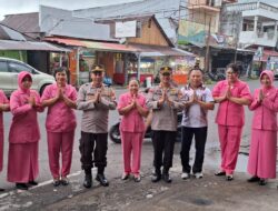 Polsek Langowan Bagikan Takjil Sambut Ramadhan