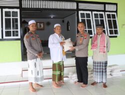 Kapolres Minahasa Silaturahmi Ramadhan Lewat Safari Jumat dan Bantuan Sosial