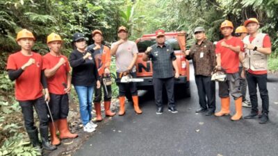 Bupati Minahasa Pantau Pemangkasan Pohon di Ruas Jalan Romboken-Tondano, Antisipasi Pohon Tumbang