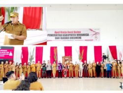 Bupati Robby Dondokambey Hadiri Ibadah Oikumene, Ajak ASN Kedepankan Pelayanan