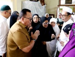 Bupati Minahasa Robby Dondokambey Melayat ke Rumah Duka Habib Husein Asagaf