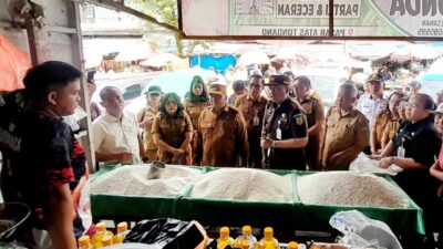 Sidak Pasar Tondano: Bupati Robby Dondokambey Pantau Harga, Pedagang Curhat Atap Bocor