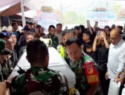 Dandim 1302/Minahasa Letkol Inf Bonaventura Hadiri Ibadah Pemakaman Kakak Aspri Presiden di Tomohon