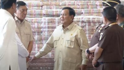 Saksikan Penyerahan Uang Korupsi CPO Rp13,2 Triliun di Kejagung, Presiden Prabowo: Bisa untuk Renovasi 8.000 Sekolah dan 600 Kampung Nelayan