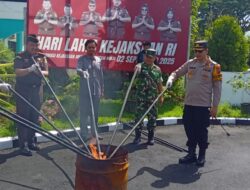 Sinergi Penegakan Hukum, Pasi Intel Kodim 1302/Minahasa Saksikan Pemusnahan Barang Bukti di Kejaksaan