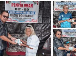 ‘Kado’ Akhir Tahun, Desa Touliang Salurkan BLT untuk 33 Keluarga Miskin Ekstrem