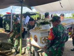 Pangdam XIII/Merdeka Melayat ke Rumah Duka Mertua Irdam XIV/Hasanuddin di Minahasa