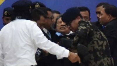 Disebut Karena Kecapean, Menteri Trenggono Pingsan Saat Acara Pelepasan Korban Pesawat ATR 42-500