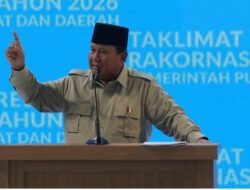 Ditujukan Bagi yang Suka Kritik Dirinya, Prabowo: Kalau Tidak Suka Sama Saya Ayo Bertarung di 2029!